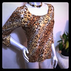 Nicola Spandex Split bell sleeve Top! Work it Girl